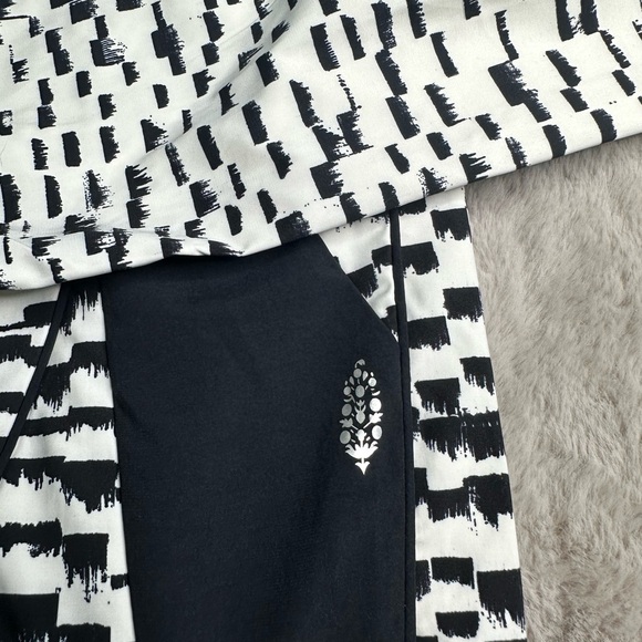 NWOT- FP Movement Aces Printed Pants - Picture 4 of 10